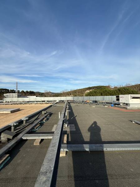 Refroidir l'air ambiant du Carrefour Trans-en-Provence avec roof-tops hybrides