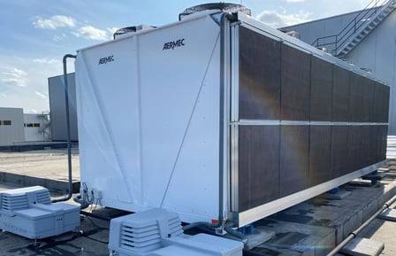Installation de la solution PreCooll sur les condensateurs de l'entreprise Steris aux Pays Bas